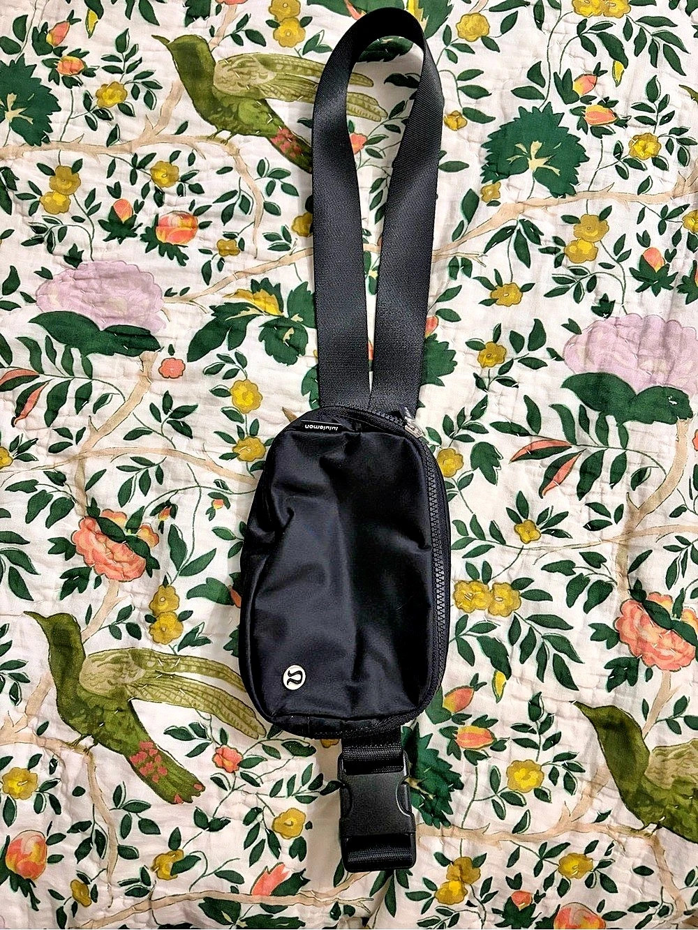 Lululemon Everywhere Belt Bag Black
